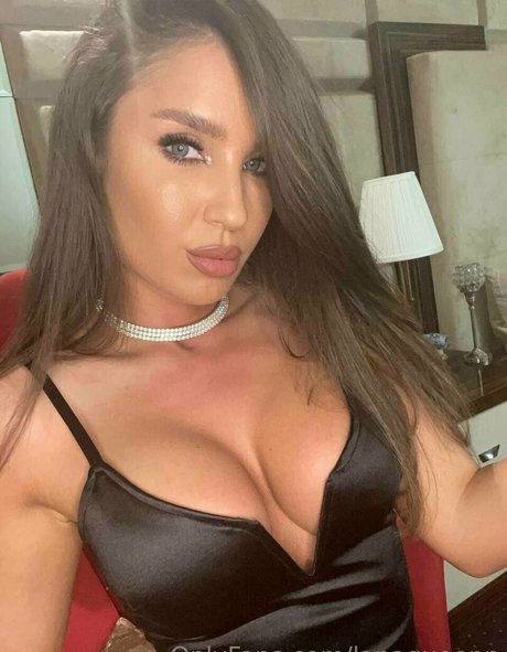 lanaqueenn model erotic gallery
