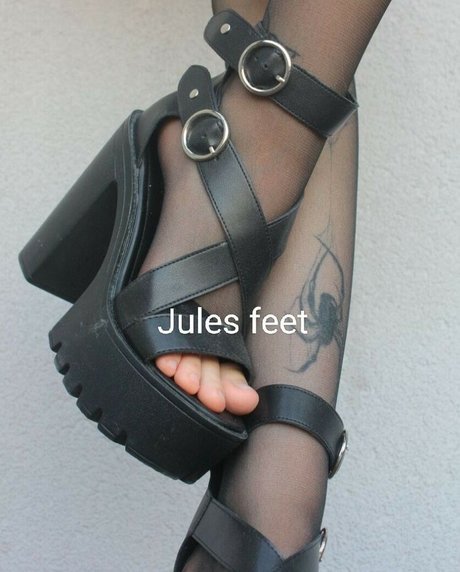 Jules Feet pornographic model gallery