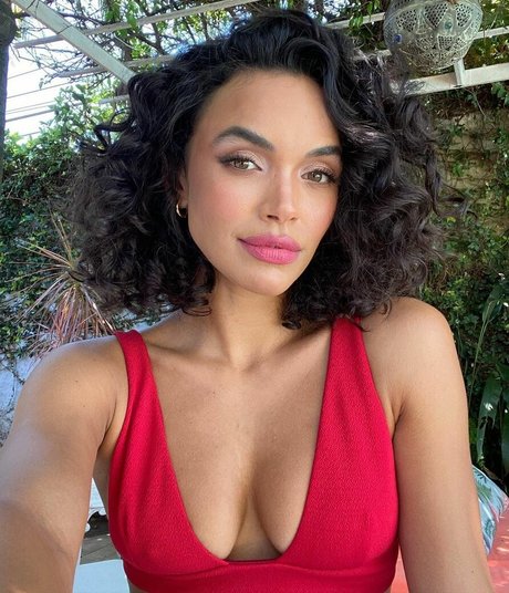 Giovana Cordeiro best model img