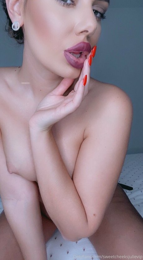 Sweetcheeksjulievip erotic model pics