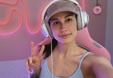 Femsteph pornstar exclusive pictures