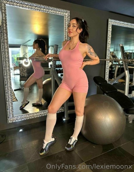 lexiemoonx model erotic image