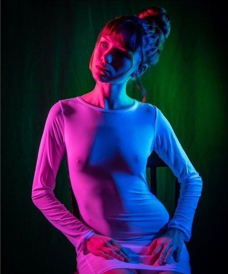 Taylor Lorna free pornstar pictures