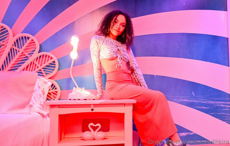 createwithkira perfect actress pic