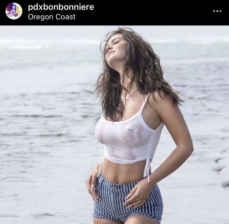 Rylee Gilchrist pretty actress photos