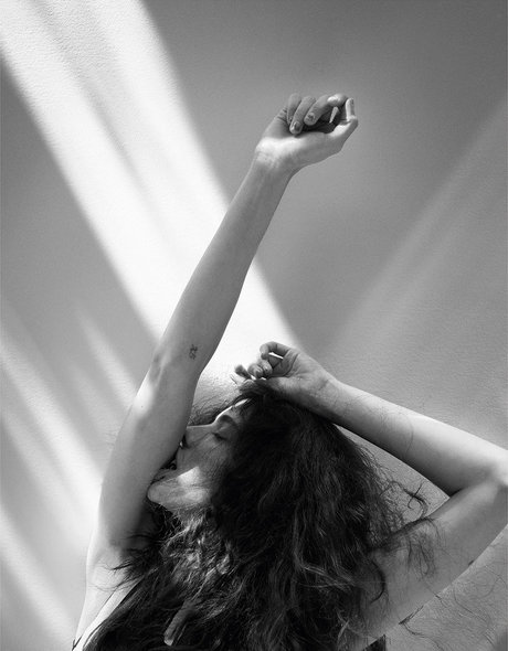 Margaret Qualley star top photo