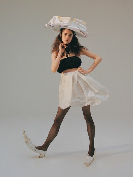 Margaret Qualley star beautiful img