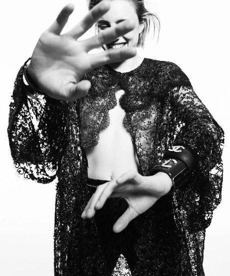 Margaret Qualley star naked pic