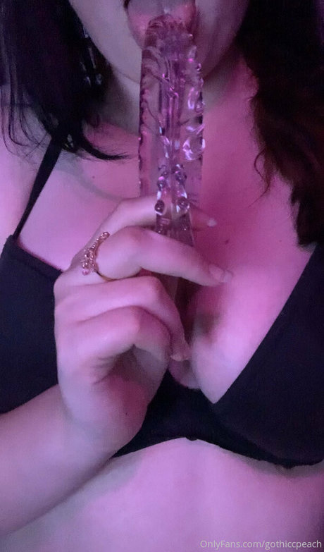 gothiccpeach star adult image