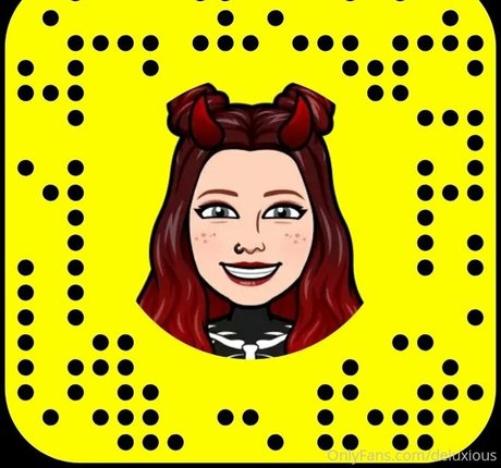 deluxious pretty actress pics