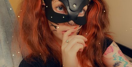 deluxious nude star picture