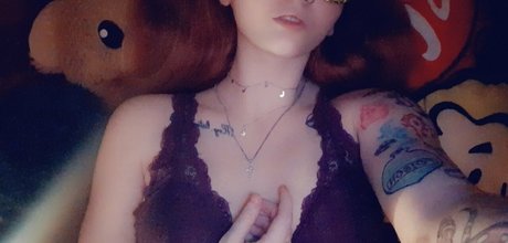 deluxious pretty pornstar archive