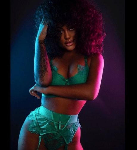 Marlie Lewis beautiful pornstar photo