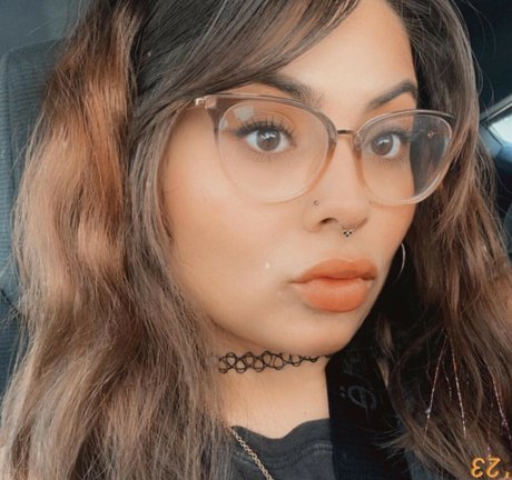 emilyelixer naked star photo