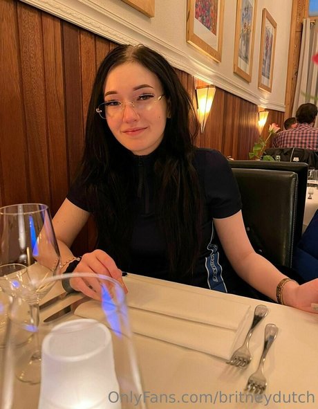 britneydutch art star galleries