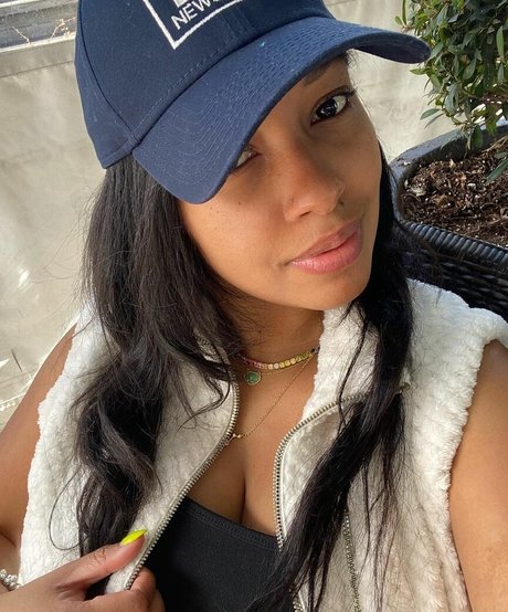 Local TV Presenters model beautiful archive