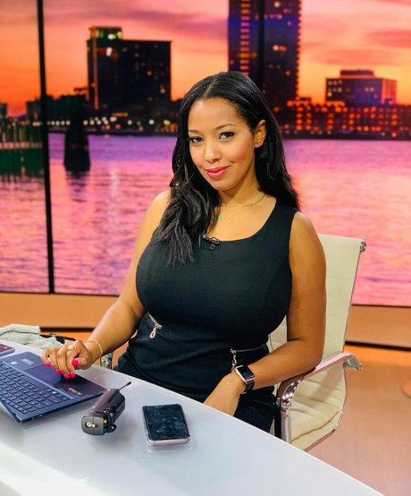 Local TV Presenters model nice galleries