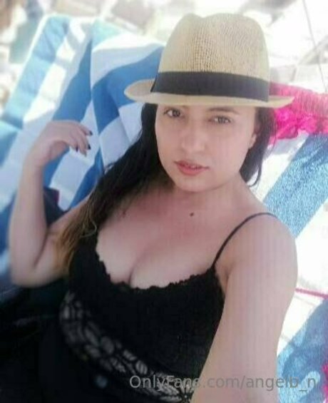 angelb n erotic model picture