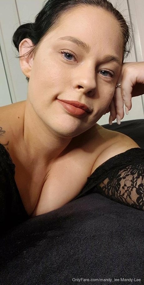 Mandy Lee perfect pornstar picture