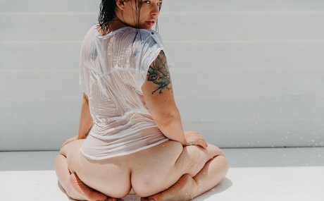 Mandy Lee model erotic photos