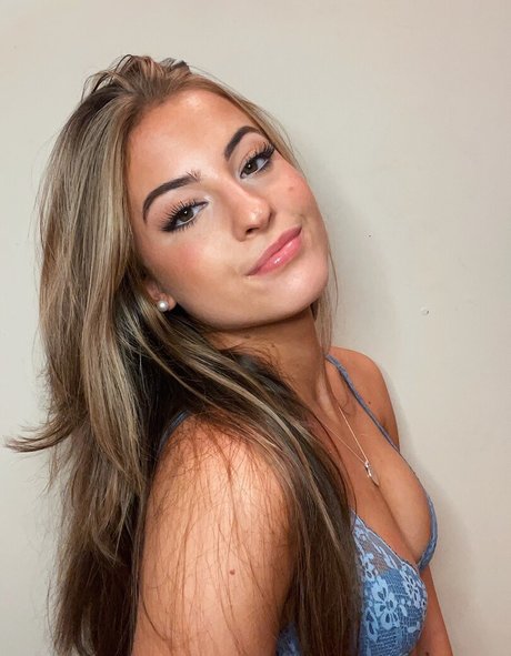 Lauren Bauer top star picture