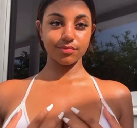 Juliethofl model perfect pictures