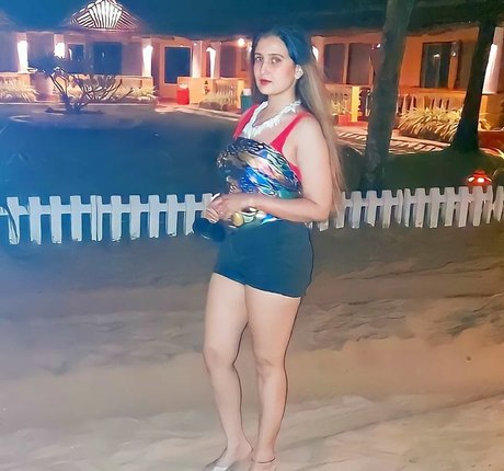 Aniza Hazel free model photos