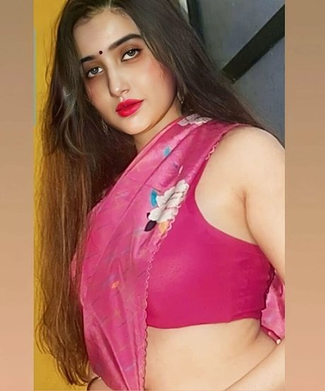 Aniza Hazel model hot photo