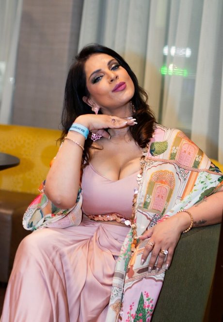 Minakshie Sethii nice actress img