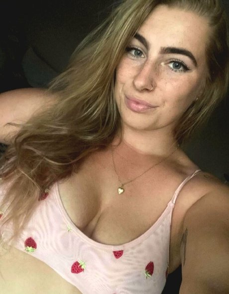 Blondinbelka sex model photo