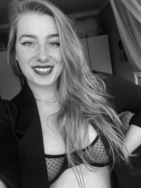 Blondinbelka xxx pornstar photo