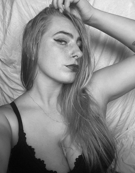 Blondinbelka model sex galleries