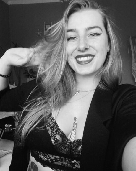 Blondinbelka xxx actress galleries