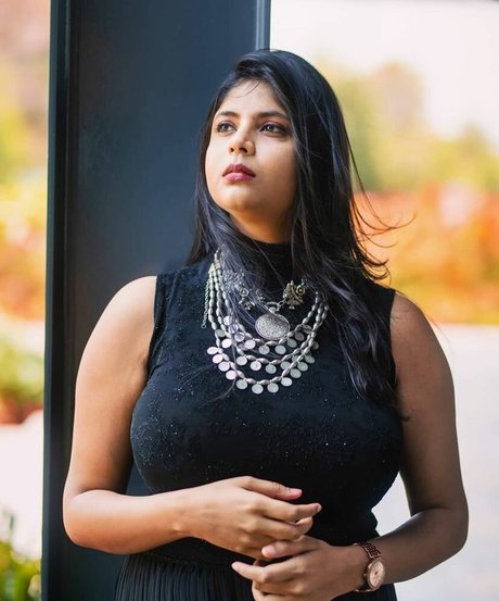 Tassels and Trails exclusive actress images