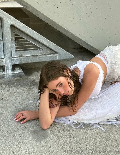 maligoshik nudes star photo