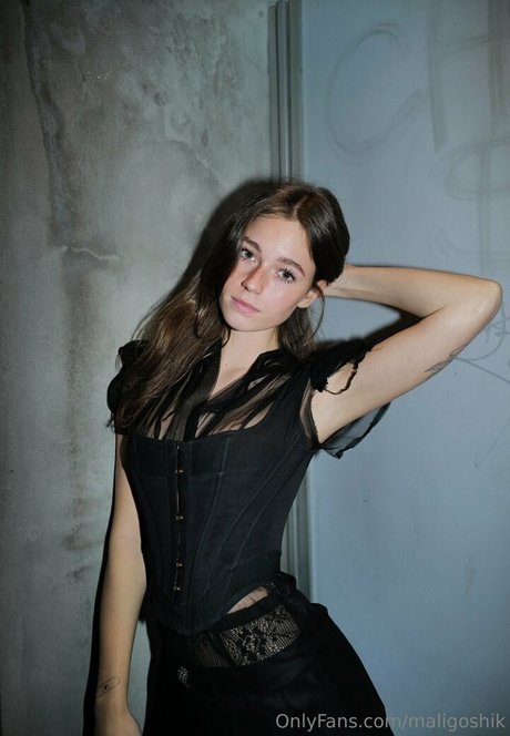 maligoshik porn model pics