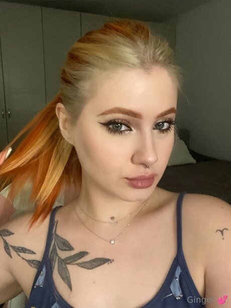 yoourgingergirl adult model photo