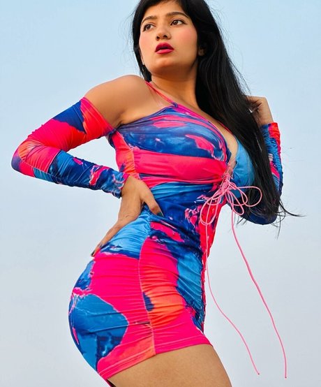 Neha Singh naked model image