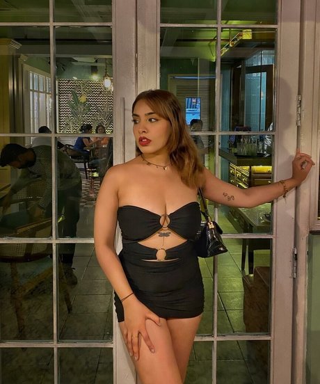 tvishagulatii model top gallery