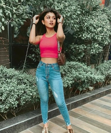 Ridhima Bisht naked star pic