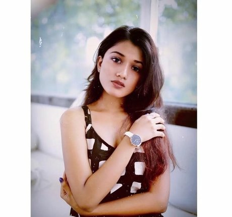 Ridhima Bisht star naked galleries