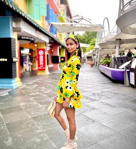 Shivani hd pornstar image