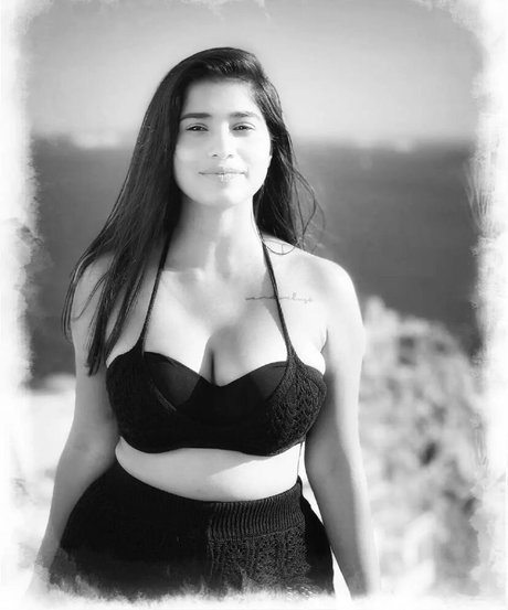 Pratika Sood model exclusive pics