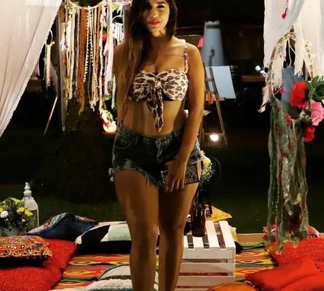 Pratika Sood star beautiful pictures