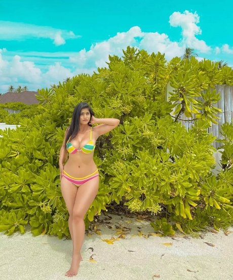 Pratika Sood perfect model photo