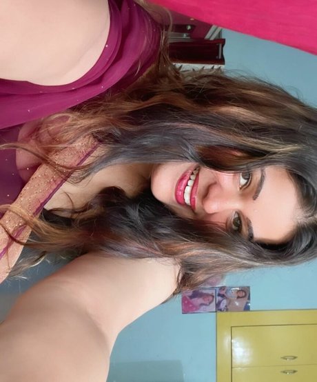 tejaswi pandeyy model top picture