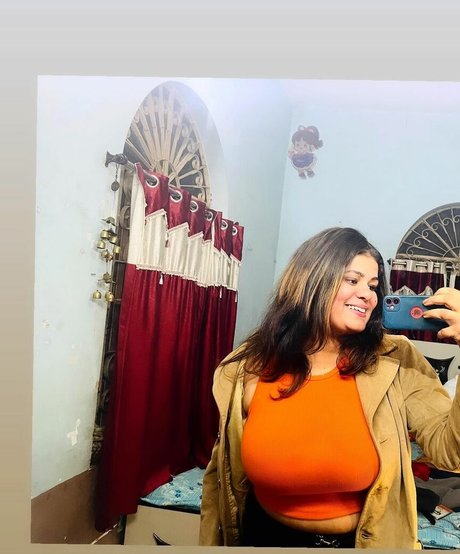 tejaswi pandeyy high quality model picture