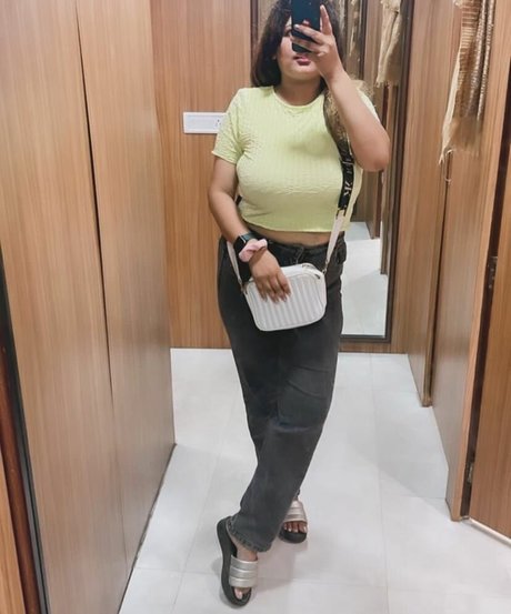 tejaswi pandeyy beautiful model pics