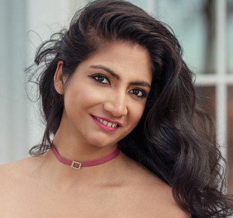 Komal Bhagat model beautiful photos