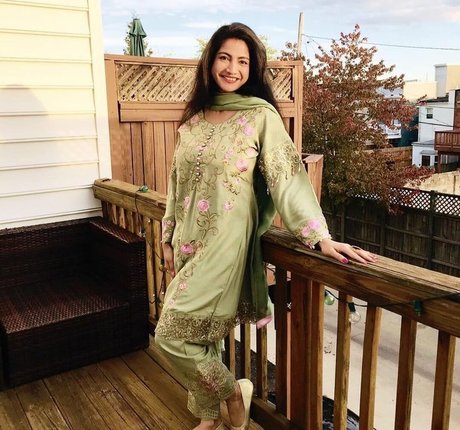 Komal Bhagat star exclusive photo